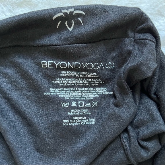 BEYOND YOGA NWT POCKET INFINITY SCARF Trendy Chic Minimalist Cozy - Picture 3 of 6